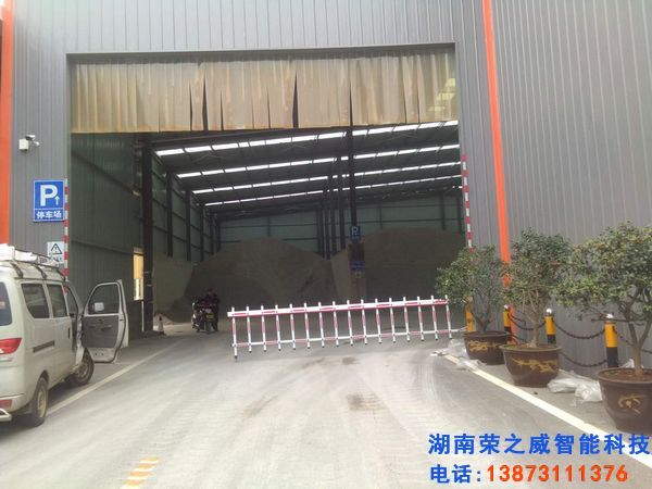 長沙伸縮門,長沙電動門,長沙電動伸縮門,長沙伸縮門,長沙電動伸縮門廠