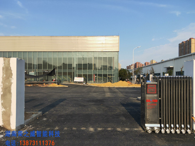 長(zhǎng)沙伸縮門,長(zhǎng)沙電動(dòng)門,長(zhǎng)沙電動(dòng)伸縮門,長(zhǎng)沙伸縮門,長(zhǎng)沙電動(dòng)伸縮門廠